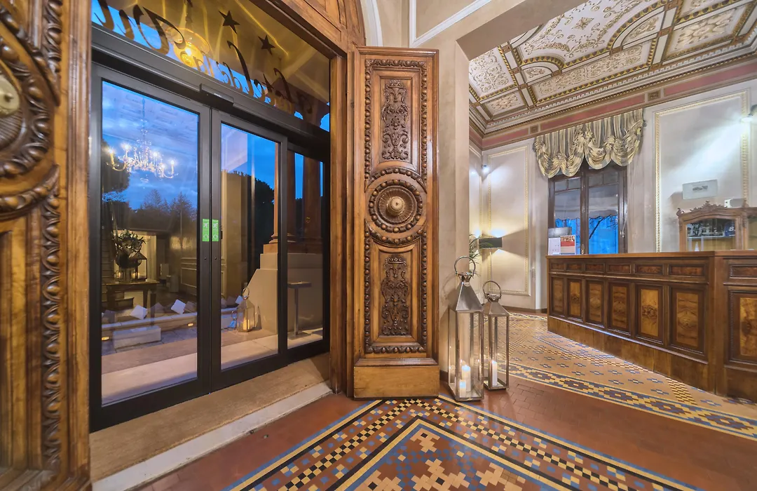Hotel De La Ville-1
